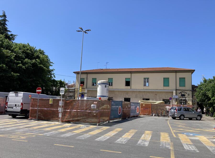 Cecina, trovato morto a 38 anni alla stazione: chi è la vittima