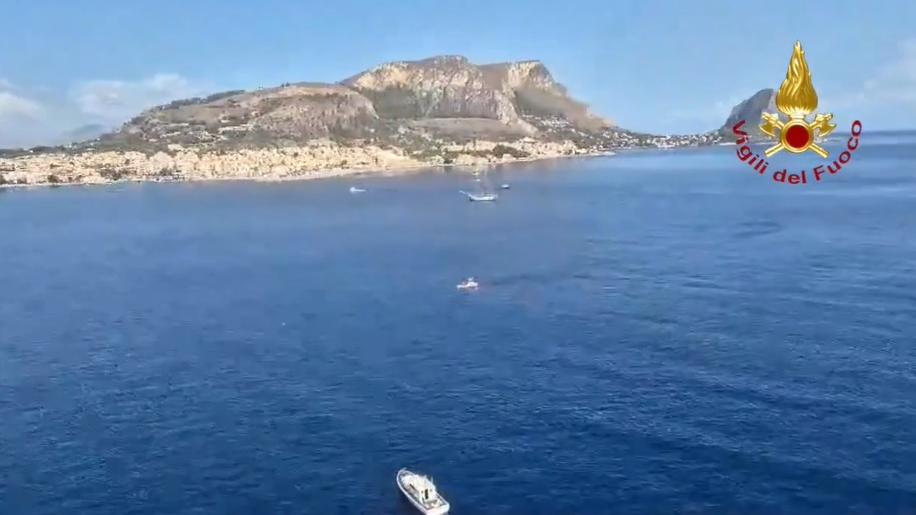 Palermo, barca a vela affonda per una tromba d’aria: sette dispersi