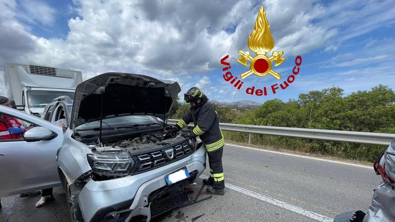 Olbia, tamponamento a catena sulla statale 125: quattro auto coinvolte, due feriti in ospedale