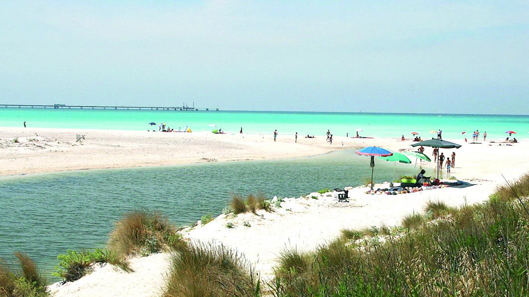 La foce del fiume Fine all'altezza delle Spiagge Bianche