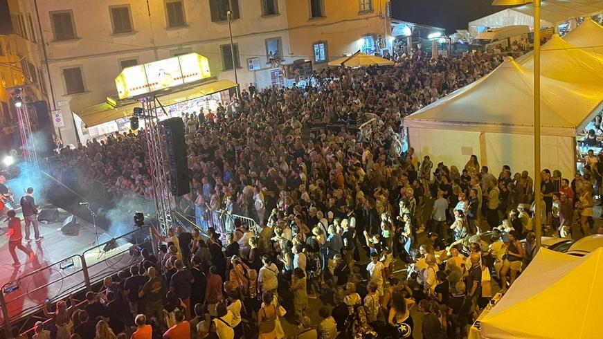 La Sagra della patata fritta, tradizionale appuntamento estivo di Santa Maria a Monte (foto d'archivio)