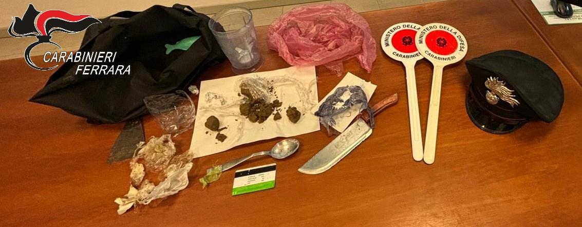 Bondeno, cocaina e hashish in casa: arrestato un 37enne