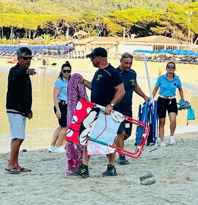 
	L'intervento degli agenti a Campo nell'Elba

