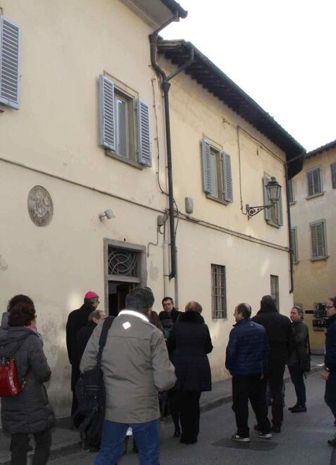 Prato, condominio per padri separati: lo stop accende la polemica