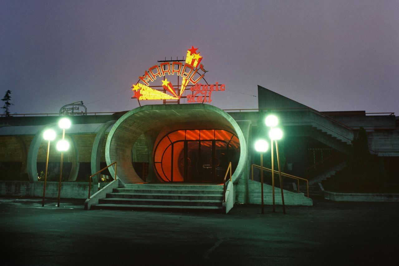 Il Marabù si riaccende per una notte: il grande evento amarcord nel piazzale