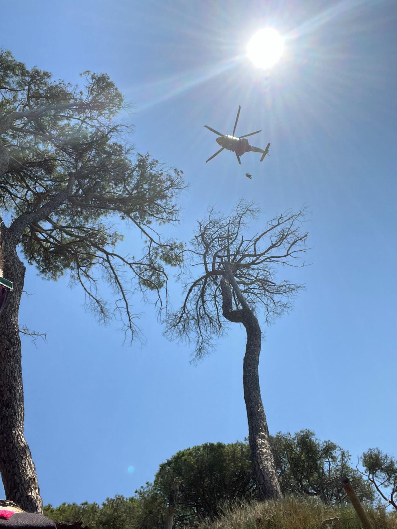 
	L'arrivo a Carbonifera dell'elicottero Pegaso 2

