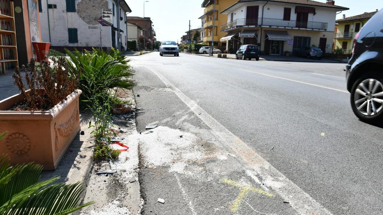 Altopascio, muore nello schianto in scooter contro un’auto: chi è la vittima