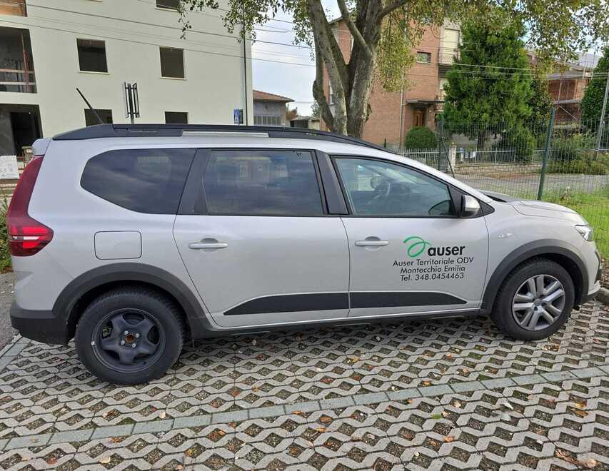 Reggio Emilia, l’auto del volontario dell’Auser multata davanti all’ospedale