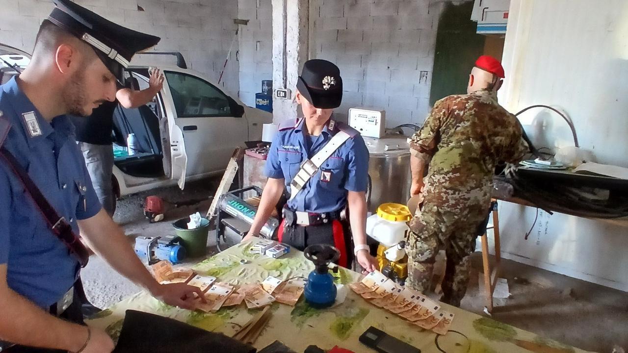 Ittiri, scappano con un chilo di cocaina: i carabinieri li inseguono e li arrestano