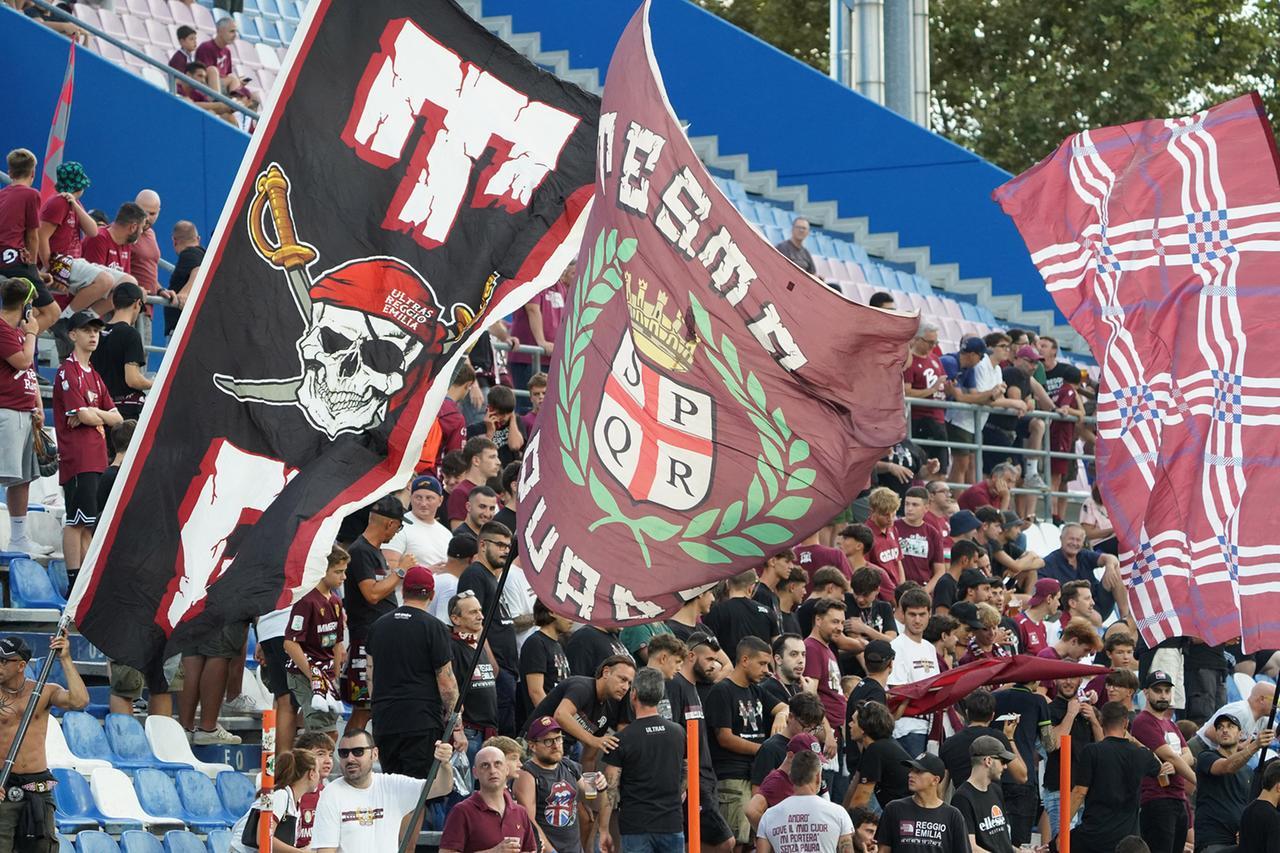 I tifosi della Reggiana pronti a invadere Marassi