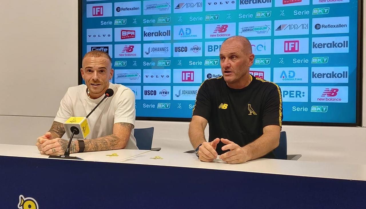 Nervi tesi durante l’allenamento del Modena, poi “scoppia” la pace tra Palumbo e mister Bisoli