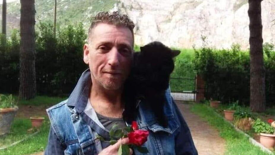 Cascina, trovato morto in casa a 54 anni: da due giorni nessuno lo vedeva