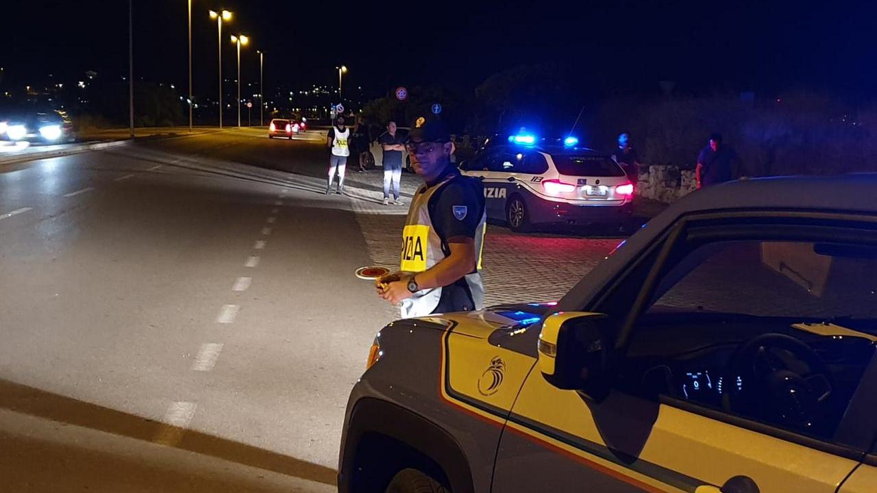 Polizia stradale in una foto di archivio 