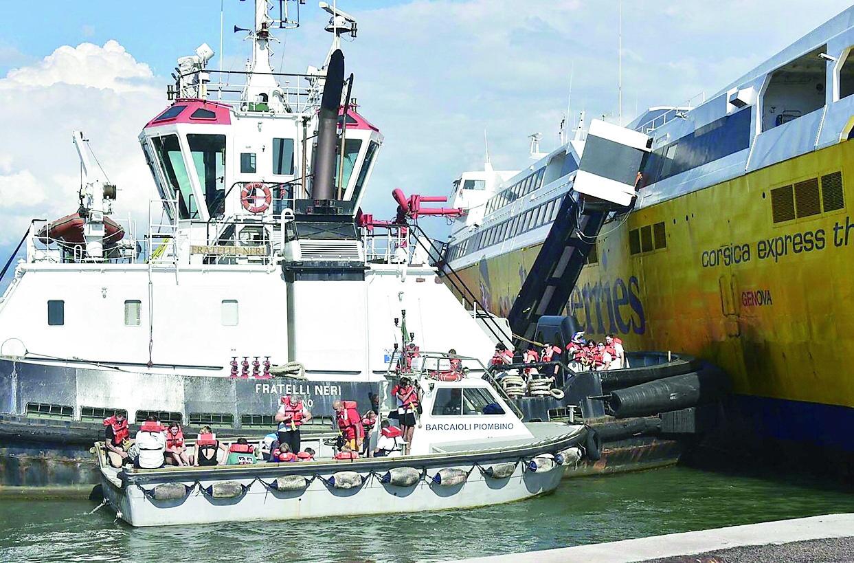 
	Il traghetto evacuato

