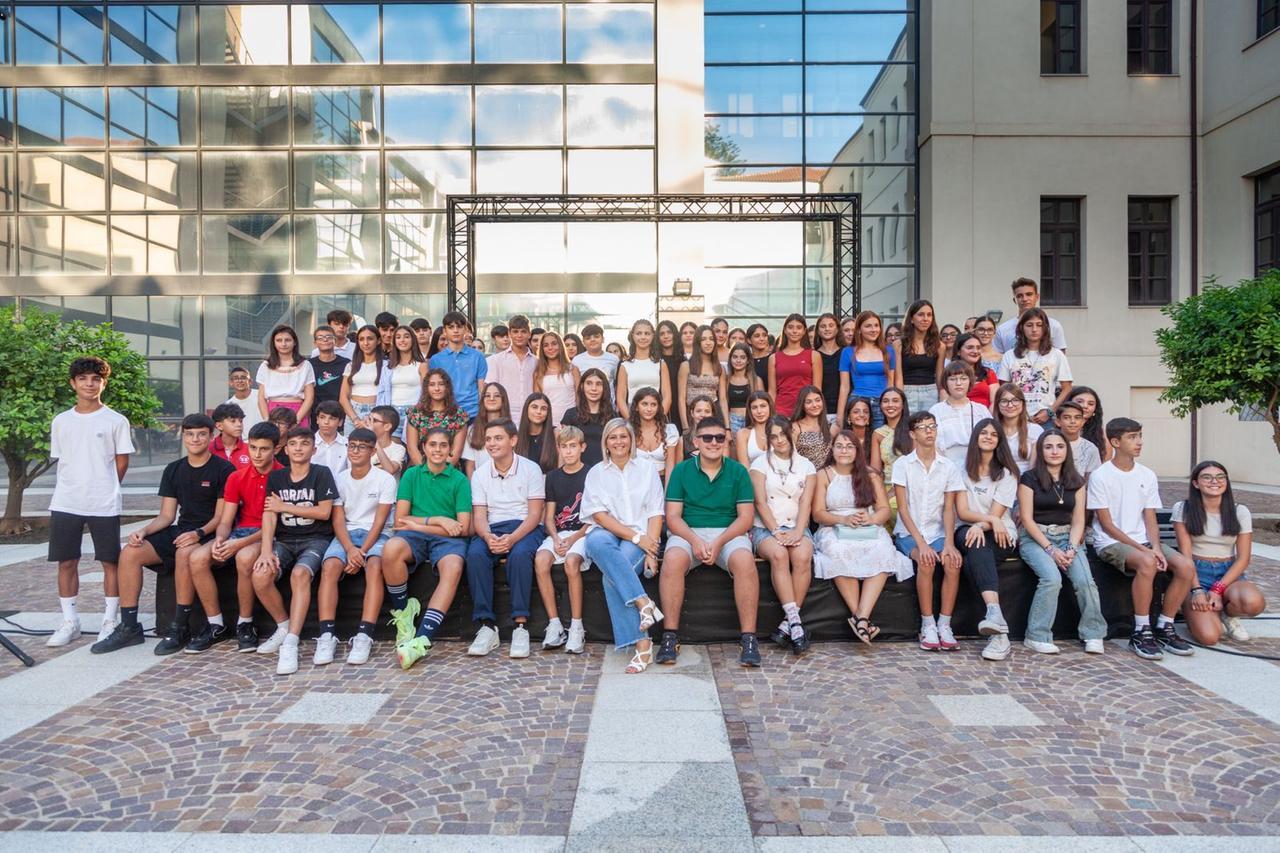 
	Gli alunni delle scuole medie

