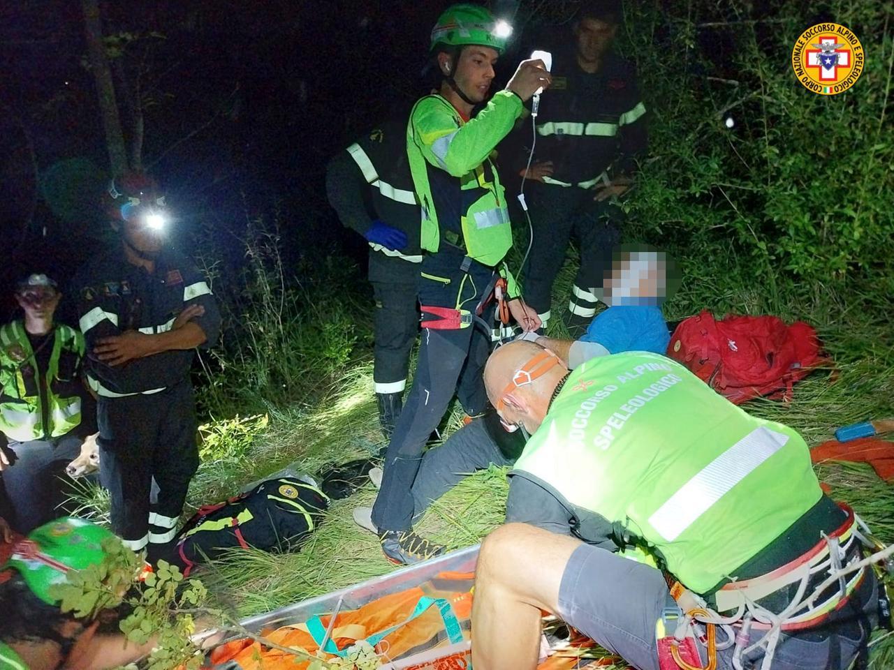 Si perde in un bosco, anziano localizzato e soccorso