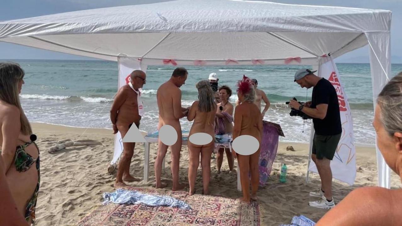 Il rinnovo delle promesse sulal spiaggia di Is Benas 