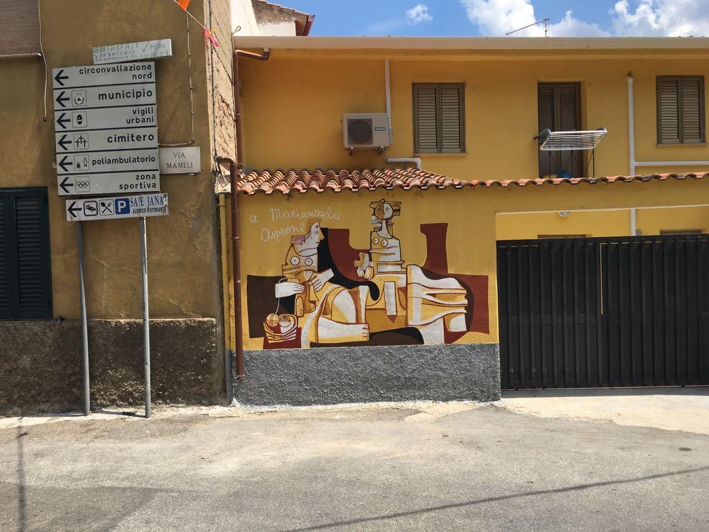 
	Uno scorcio di Orgosolo

