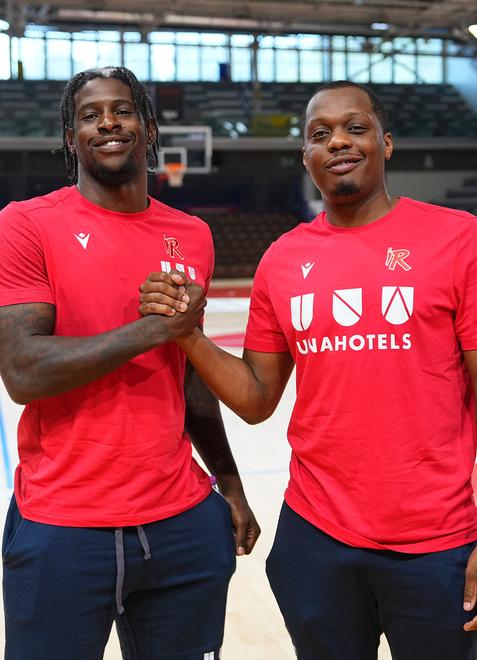 Winston e Barford accendono la Unahotels