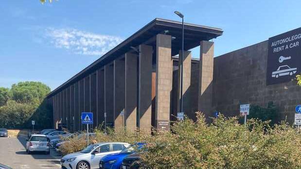 L’area del noleggio auto a Peretola