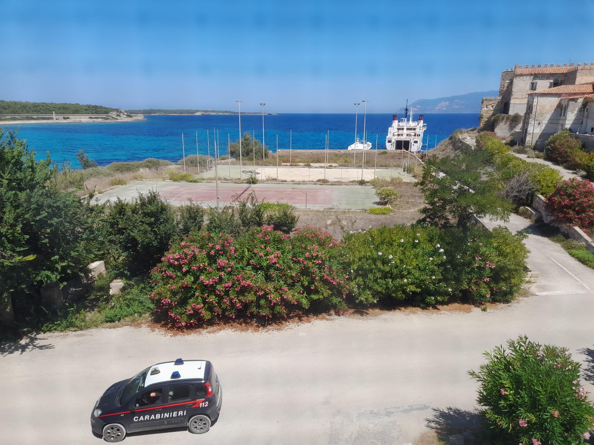 Una veduta del porto di Pianosa