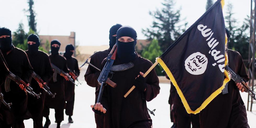 Scarica la guida per fabbricare bombe: aspirante terrorista espulso dall’Italia dalla Questura di Modena