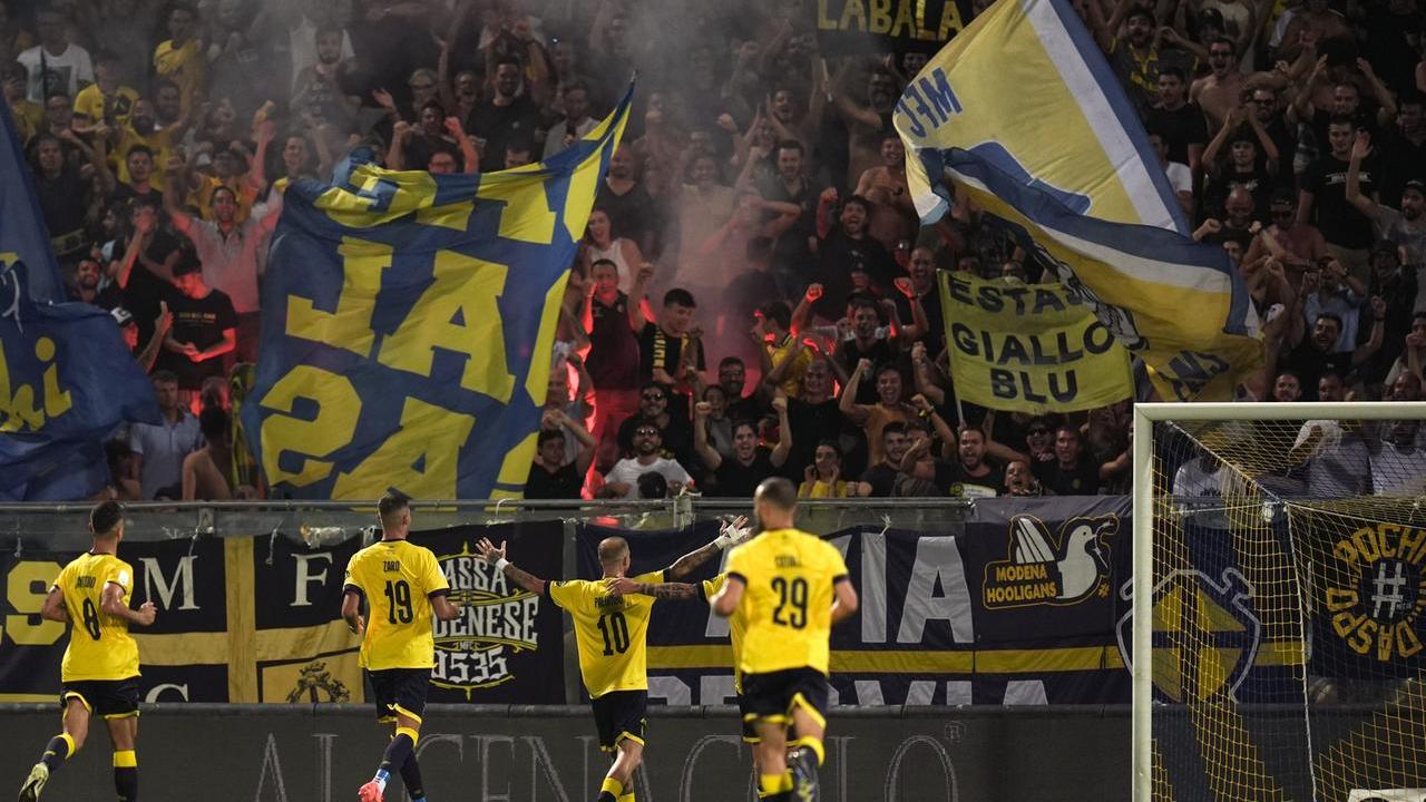 Il Modena rimonta il Bari e vince: che debutto al Braglia per i gialli