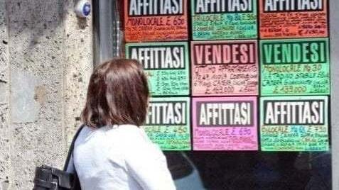 La denuncia da Nonantola: «Non mi affittano casa perché il mio fidanzato è straniero»