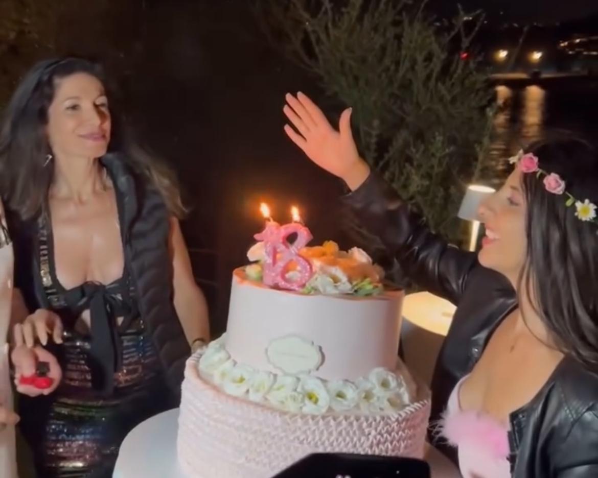 Grande festa per i 18 anni di Perla Paravia, figlia di Maria Monsè