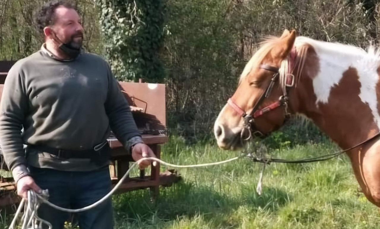 
	Sirio Tonelli con uno dei suoi cavalli

