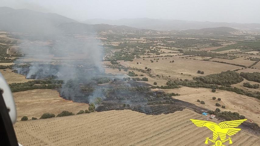 Giornata con 14 incendi: il più grave a Villaperuccio