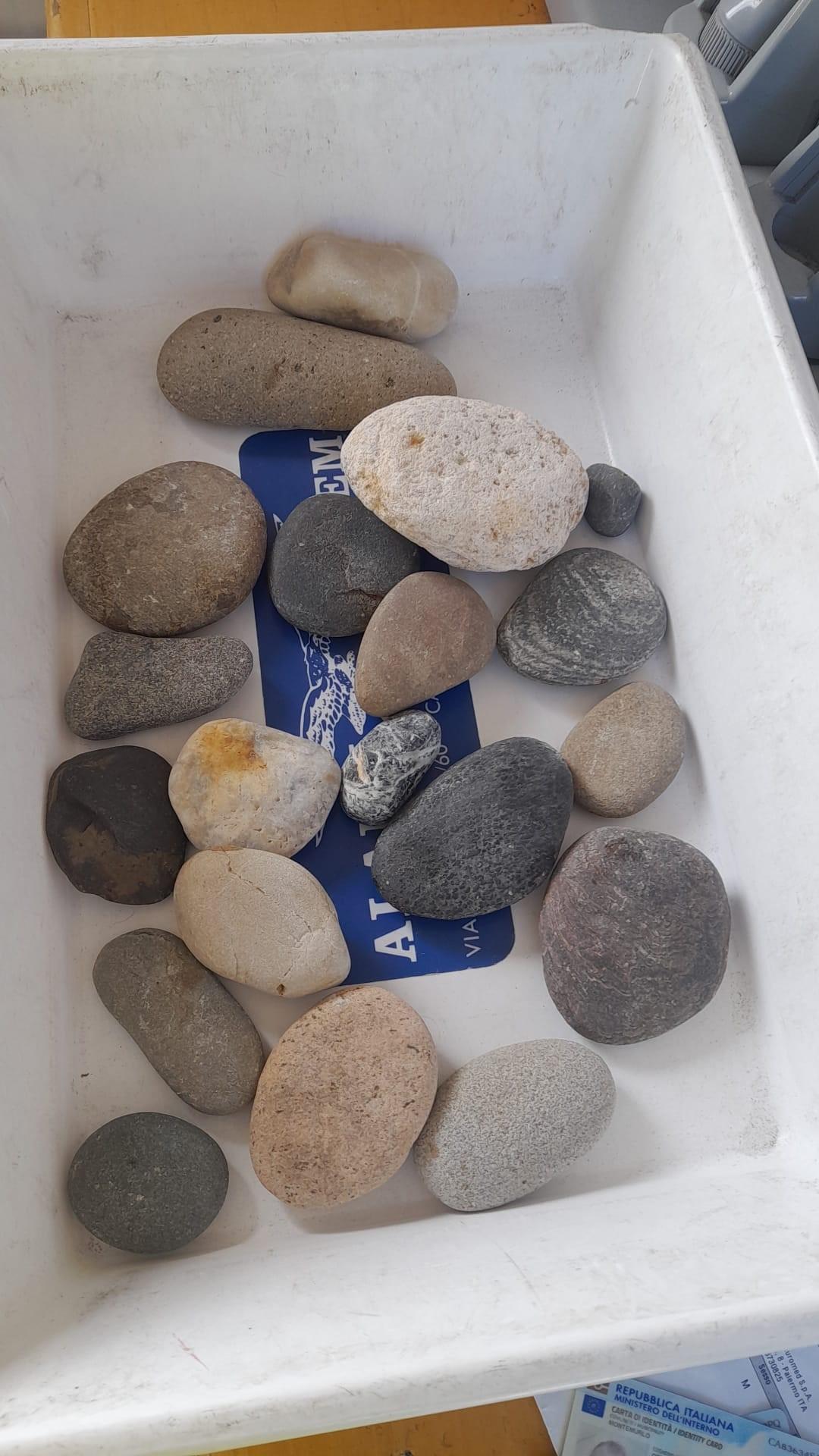 
	I sassi sequestrati all'Isola Bianca&nbsp;

