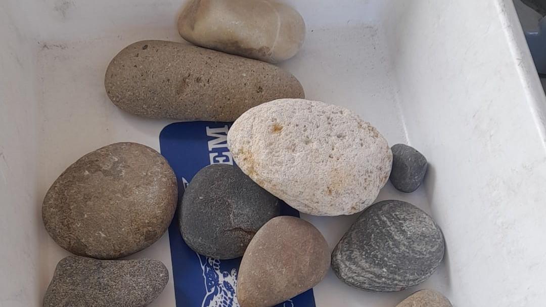 I sassi sequestrati all'Isola Bianca 