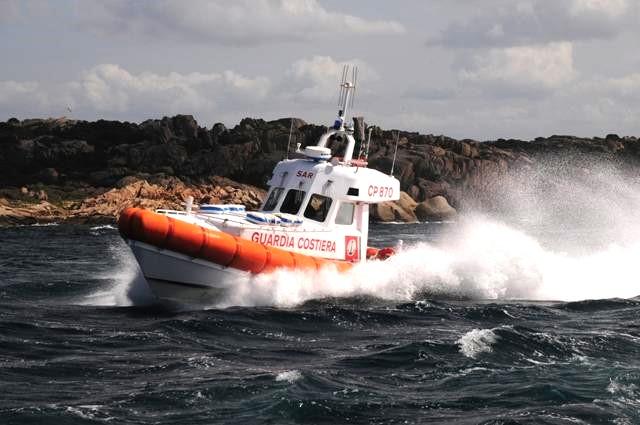 Il barcone deve ripartire ma lui non c’è: turista si perde a Spargi