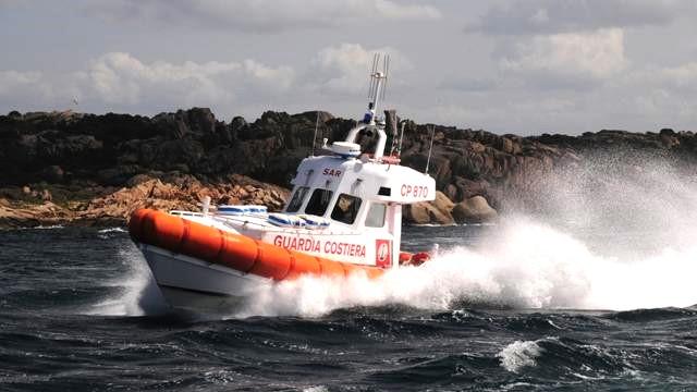 Il barcone deve ripartire ma lui non c’è: turista si perde a Spargi