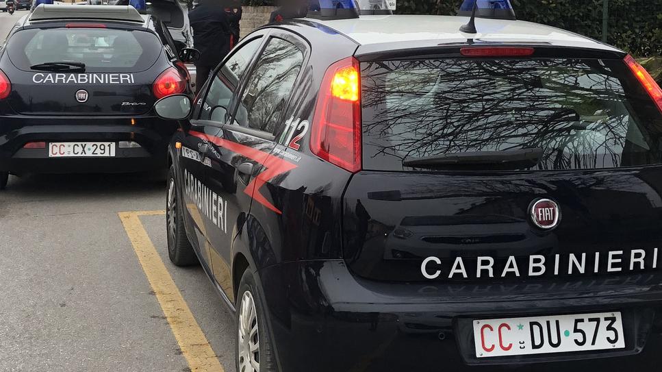 Migliarino, bazar della droga in casa: coppia in manette