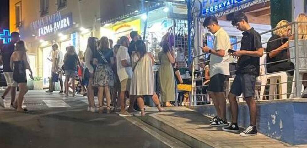 L’estate a San Teodoro: strade invase da turisti e code nei ristoranti