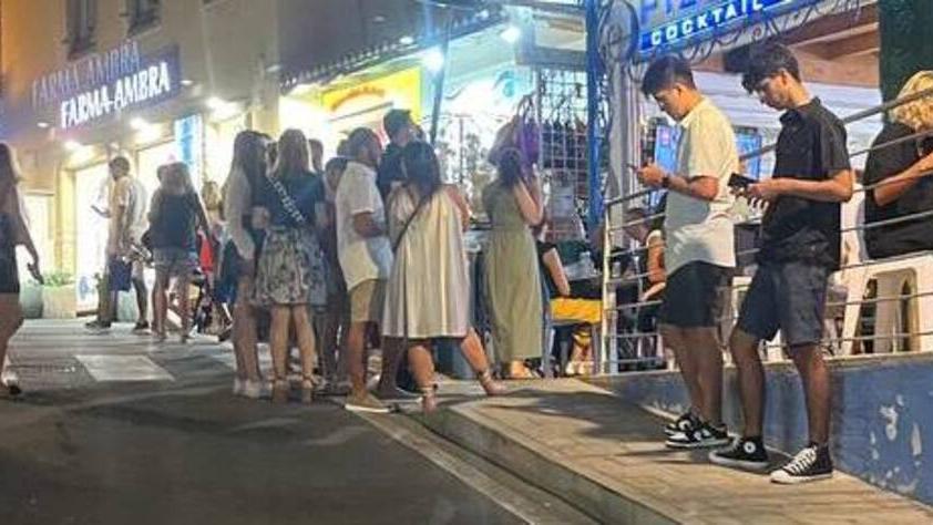 L’estate a San Teodoro: strade invase da turisti e code nei ristoranti