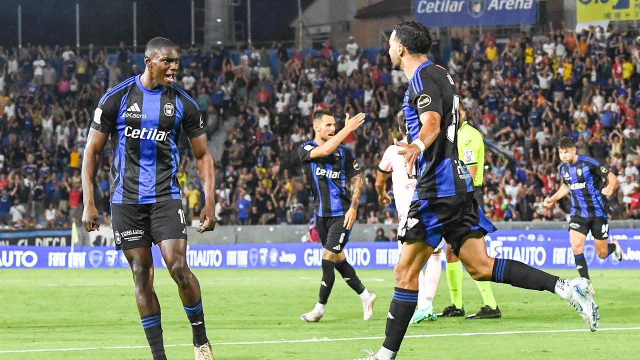 Un momento della partita (Foto Fabio Muzzi)