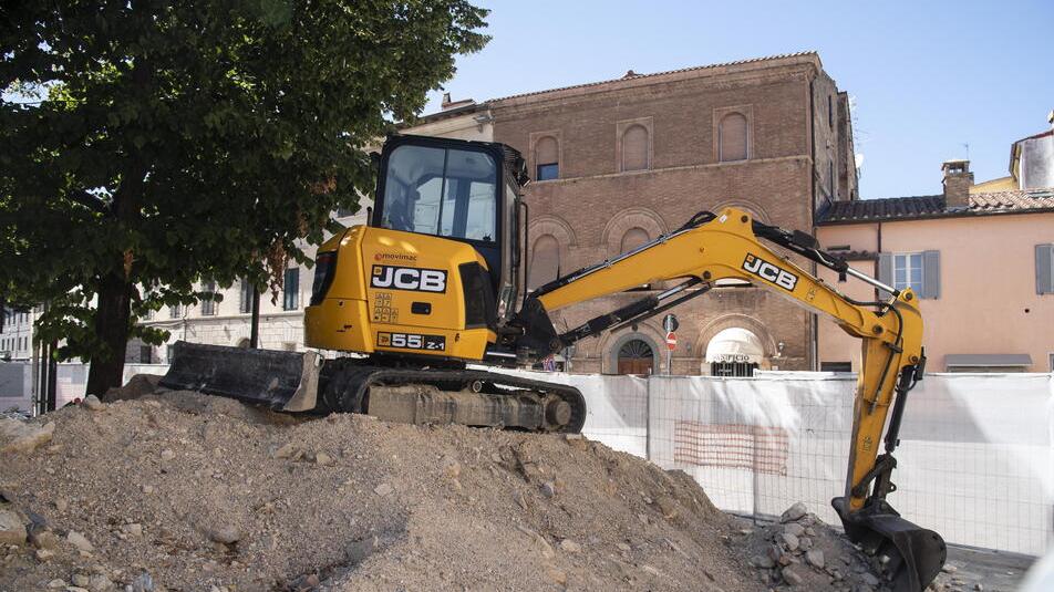 I lavori in piazza della Palma (fotoservizio Agenzia Bf)