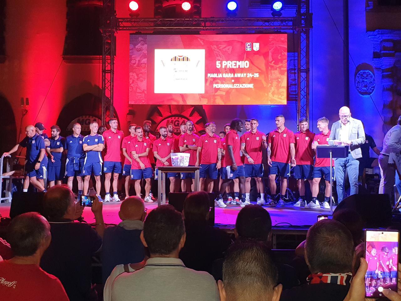 Torres, i tifosi sassaresi ci credono: «La squadra ci autorizza a sognare»