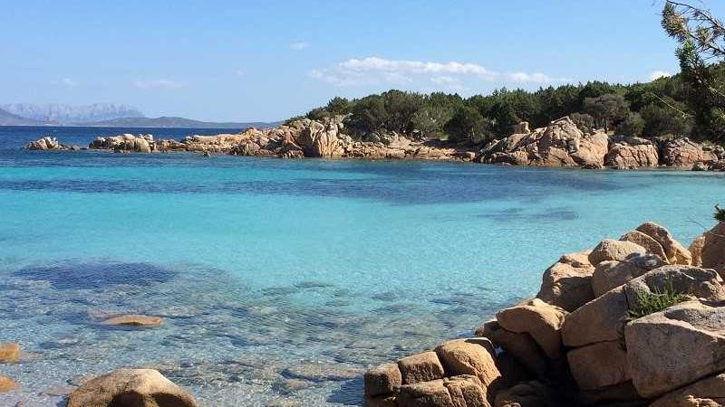 Capriccioli, il giudice “spegne” la musica del Vesper beach club