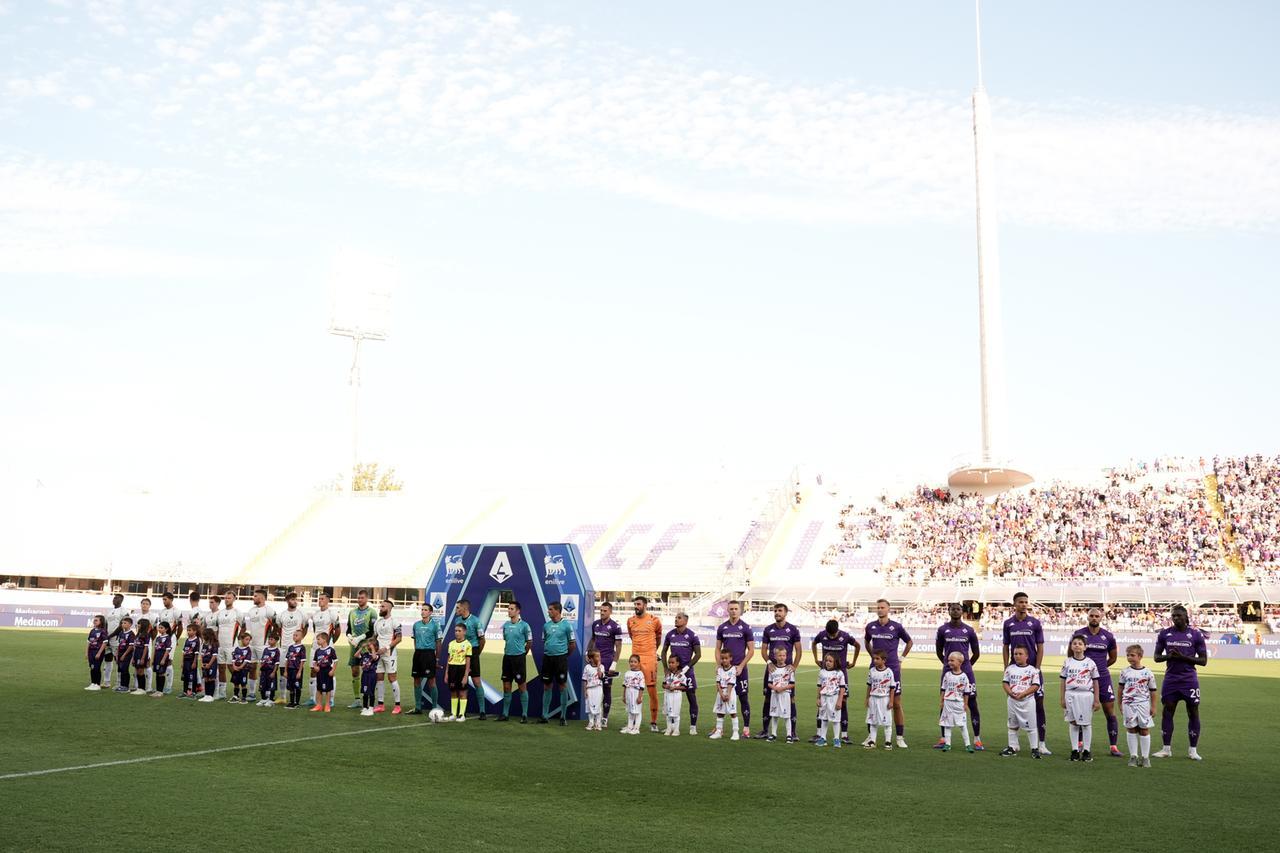 Fiorentina-Venezia, i tifosi viola contestano la società