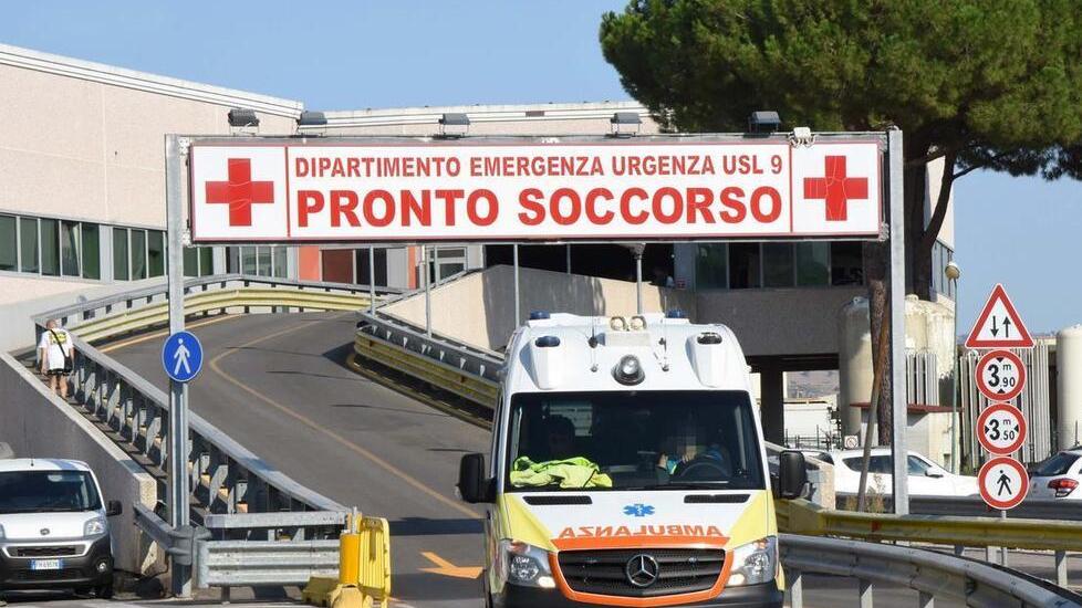 Grosseto, un’altra rissa con coltelli: in tre in ospedale, due sono gravi