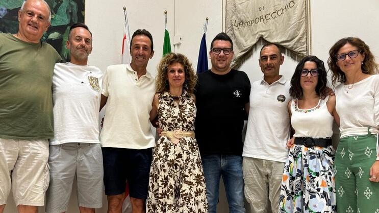 La giunta di Lamporecchio insieme ad Andrea Tafi e ai rappresentanti dell’Unione Ciclistica Larcianese