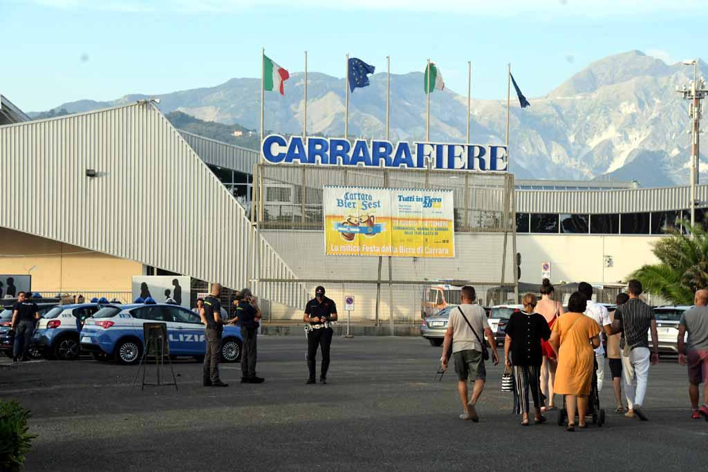 24ago2024 CARRARAfiere - Festa della Birra, Bier Fest.POlizia ed altre forze presidono al debutto della festa