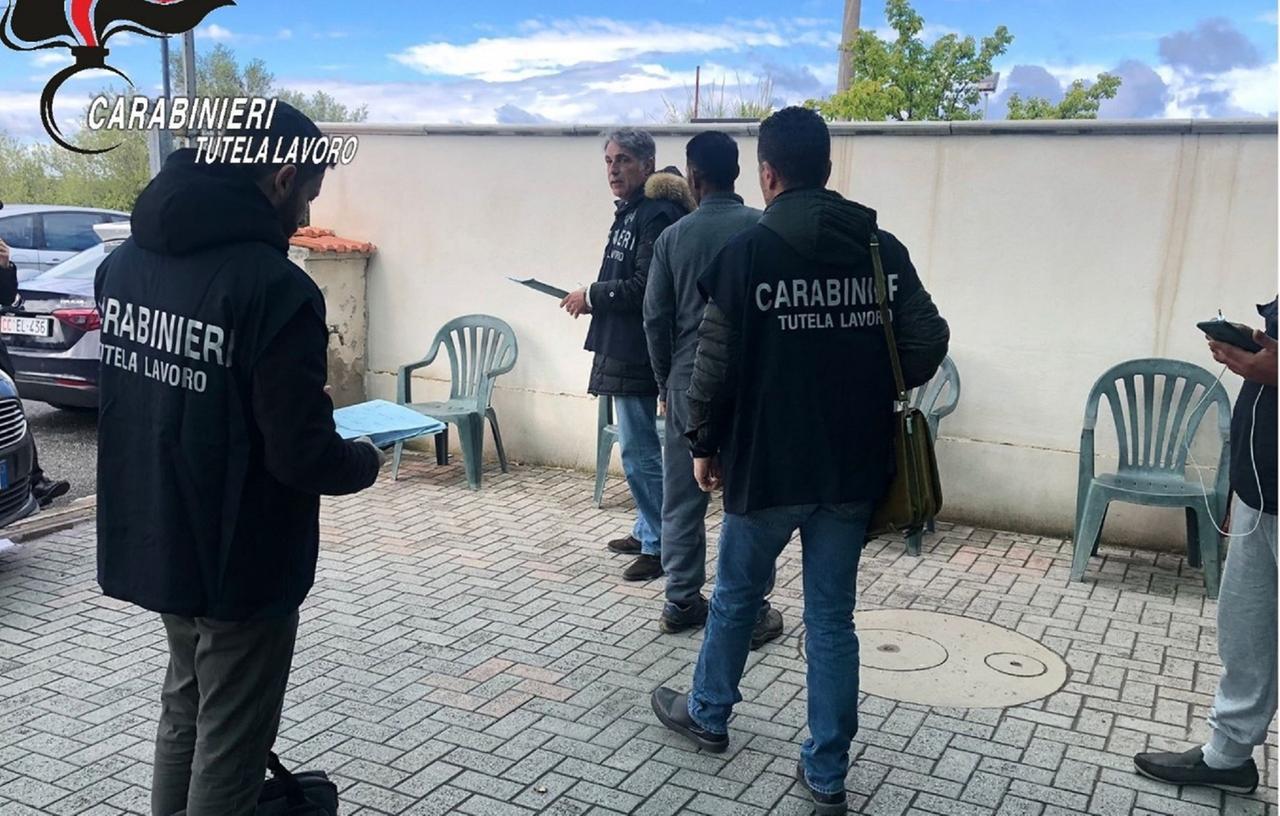 
	Carabinieri del Nil durante i controlli (foto d'archivio)

