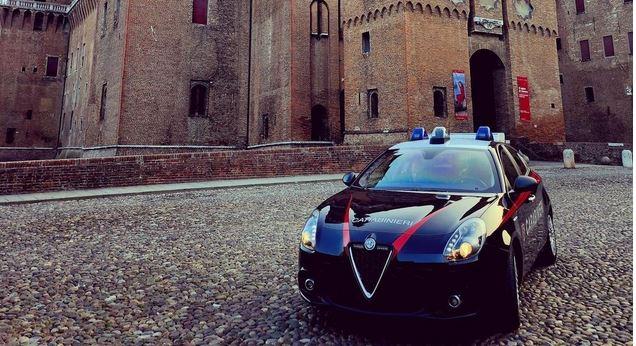 Sorpreso a rubare formaggi, arrestato a Ferrara