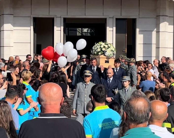 
	I funerali dell'agente forestale Michele Murenu (foto Mario Rosas)

