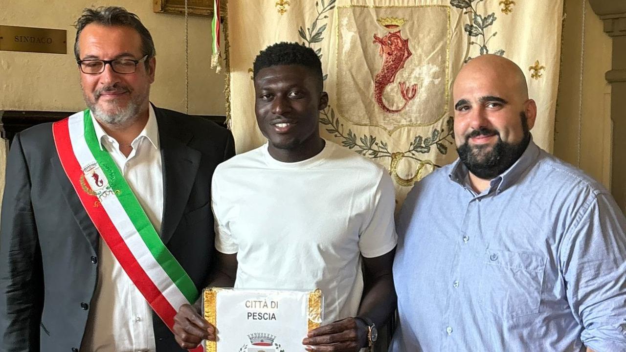 Alfred Duncan insieme al sindaco Franchi e al vicesindaco Tridente